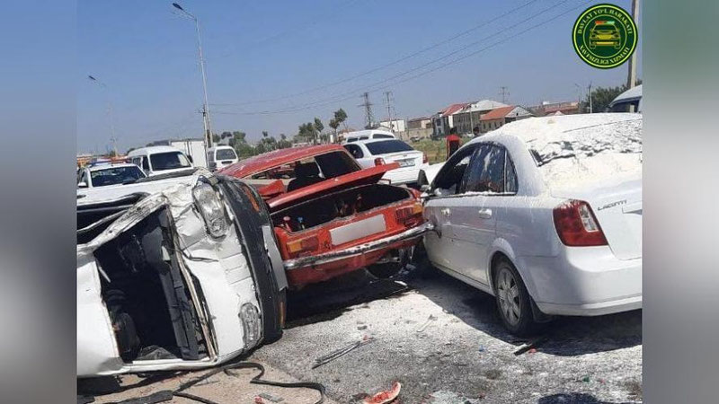 'Pastdarg`omda  "Lasetti" haydovchisining aybi bilan 4 ta avtomobil ishtirokida avtohalokat sodir bo`ldi. Voqea joyida halok bo`lganlar bor'ning rasmi