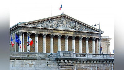 Изрображение 'Коалиция левых партий одержала победу в парламентских выборах во Франции'