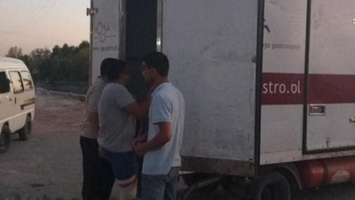 'Jizzaxda qo`lansa hid chiqarayotgan, rangi o`zgargan 2 tonnadan ziyod go`sht ortilgan avtoulov ushlab qolindi'ning rasmi