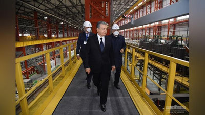 'Prezident yangi zavodning imkoniyatlari bilan tanishdi'ning rasmi
