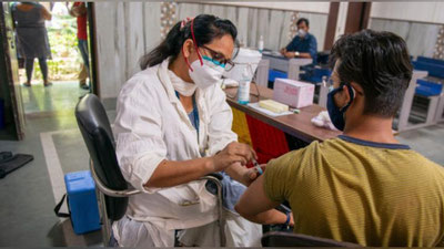 'Ҳиндистонда болаларни коронавирусга қарши эмлаш бошланди'ning rasmi