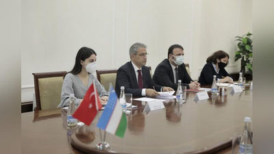 'Davlat bojxona qo`mitasida Turkiya elchisi bilan uchrashuv bo`lib o`tdi'ning rasmi