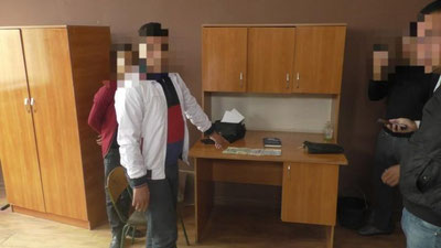 'Сирдарёда ходимнинг билдиргиси асосида пора беришга уринган яна бир ҳайдовчи ушланди'ning rasmi