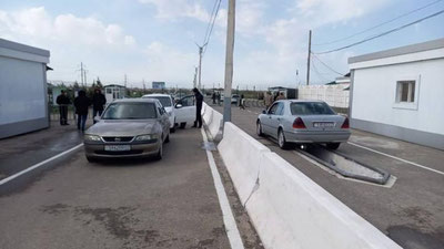 'Карантин сабабли ёпилган Сирдарёдаги Ўзбекистон – Тожикистон чегара божхона пости қайта тикланди'ning rasmi