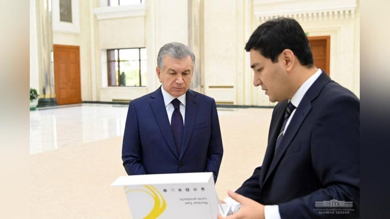 'Prezident geologiya sohasidagi loyihalar taqdimoti bilan tanishdi'ning rasmi