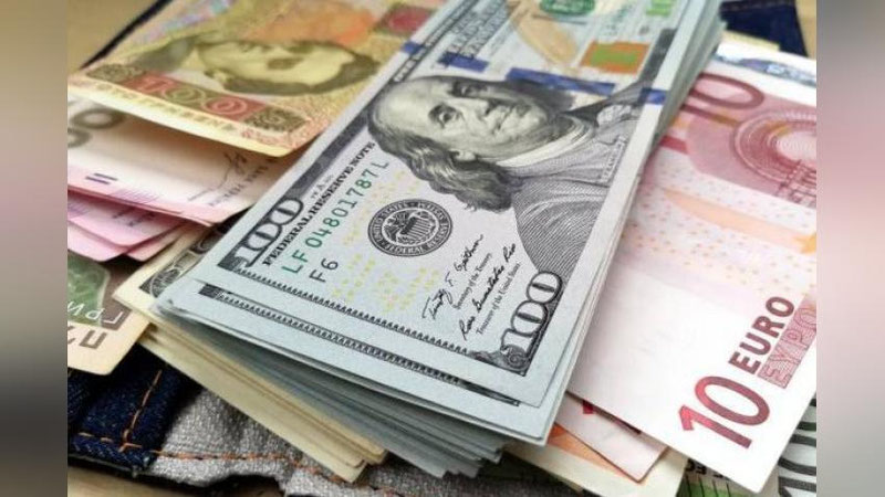 'Dollar kursi yana oshdi. 25 martdan boshlab 1 dollar...'ning rasmi