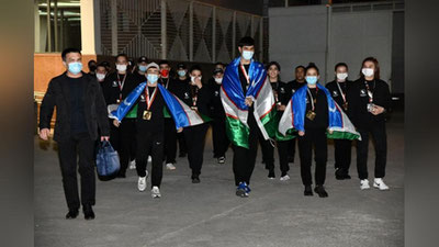 'Polshada o`tkazilgan boks bo`yicha jahon chempionati g`oliblari Toshkent xalqaro aeroportida tantanali kutib olindi'ning rasmi