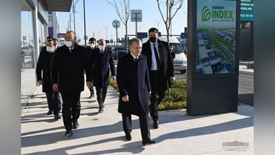 'Шавкат Мирзиёев “Тошкент индекс” савдо ва хизмат кўрсатиш мажмуасини кўздан кечирди'ning rasmi