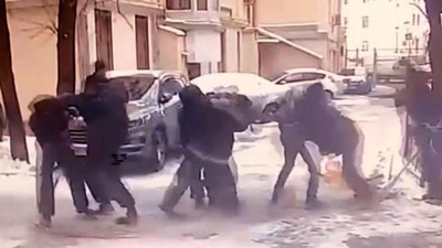 Изрображение 'В Москве на видео попала массовая драка дворников из Узбекистана и Кыргызстана'