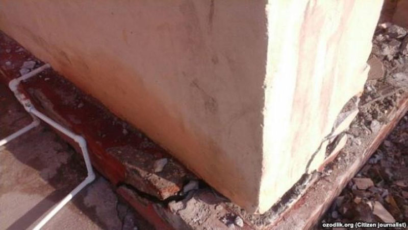 'Samarqandda yangi qurilgan ko`pqavatli uy birinchi qor-yomg`irga bardosh berolmay to`kila boshladi'ning rasmi