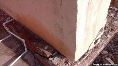 'Samarqandda yangi qurilgan ko`pqavatli uy birinchi qor-yomg`irga bardosh berolmay to`kila boshladi'ning rasmi