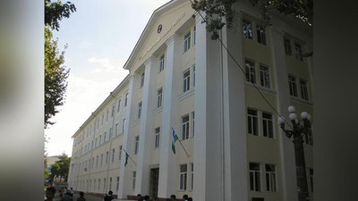 'Erjan Kaxya Toshkent arxitektura-qurilish institutiga rektor qilib  tayinlandi'ning rasmi