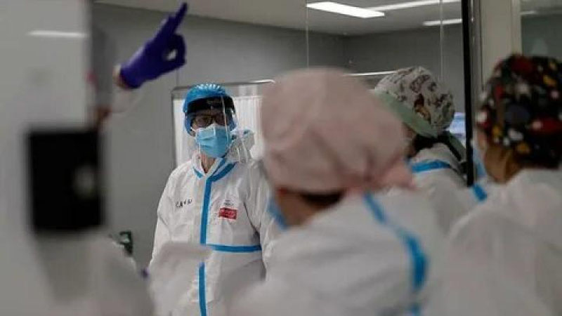 'Oxirgi sutka davomida dunyoda 461 ming nafarga yaqin yangi kasallanish holati qayd etildi'ning rasmi