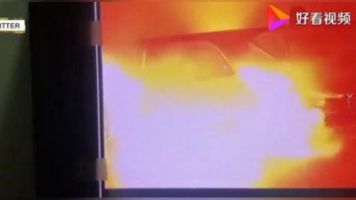Изрображение 'ВЗРЫВ TESLA НА ПАРКОВКЕ В КИТАЕ ПОПАЛ НА ВИДЕО'