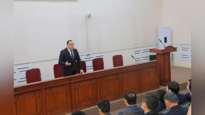 'Muammoni kimga aytishini bilmay yurgan rahbarlarning dardini birinchi navbatda biz tinglashimiz kerak — Abduqodir Toshqulov'ning rasmi