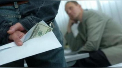 Изрображение 'РАБОТНИК ОВВиГ В НАМАНГАНЕ НАБРАЛ ВЗЯТОК С ГРАЖДАН НА 5,8 МЛН СУМОВ'