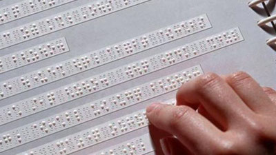'Ko`zi ojizlar uchun ilk bor 10-11 sinf darsliklari chop etilmoqda'ning rasmi