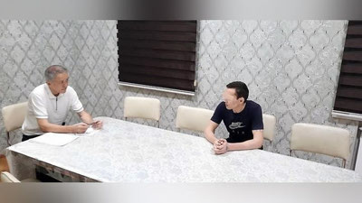 'Фарғонадаги ҳибсхонада "ўлигингни чиқараман" деб қўрқитилган боланинг онаси мурожаат билан чиқди'ning rasmi