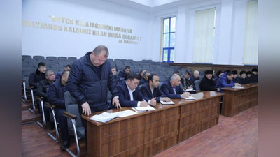 '“So`king`ichlik siyosati eski davrda qoldi” Namangan viloyati rahbari tuman hokimini “shirinso`z”ligi uchun ogohlantirdi'ning rasmi