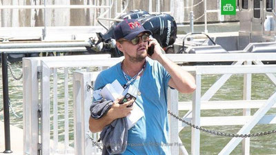 Изрображение 'Леонардо Ди Каприо спас упавшего в море пассажира'