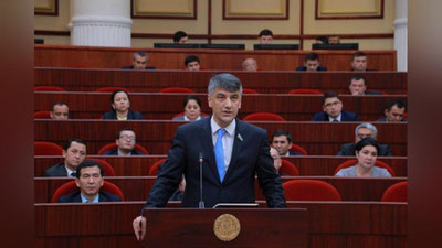 '"Mehribonlik o`zimizni kamsitish hisobiga bo`lmasligi kerak". “Davlat tili xaqida”gi qonun loyihasi muhokamasi to`xtatildi'ning rasmi