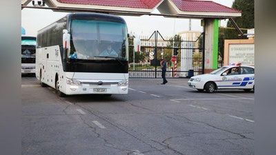 '15 ta avtobusdan iborat karvon 750 nafar fuqaroni O`zbekistonga olib keldi'ning rasmi