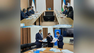 'SSV Xalq ta`limi vazirligiga pandemiya davrida  maktablarda xavfsiz muhitni yaratishga yordam beruvchi tarqatma materiallarni topshirdi'ning rasmi