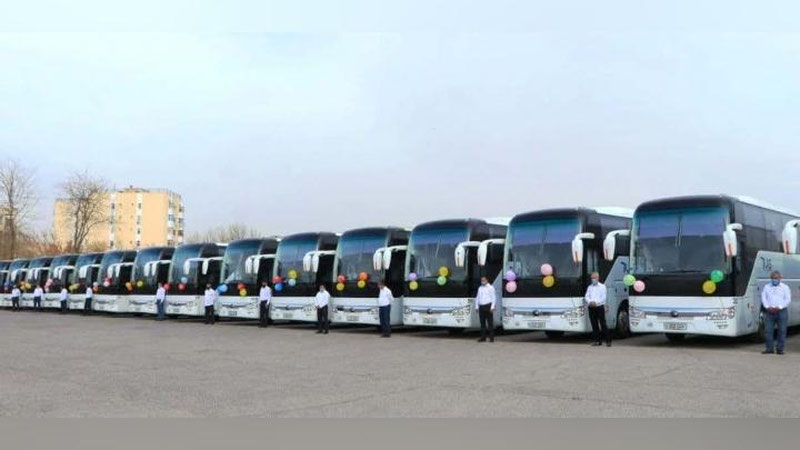 Изрображение 'В Навои завезли 20 автобусов для запуска новых междугородних направлений'
