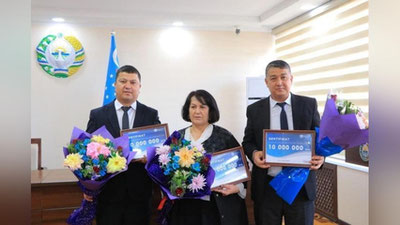 'Navoiyda OTMga kirish ko`rsatkichi yuqori bo`lgan maktab direktorlariga mukofot berildi'ning rasmi