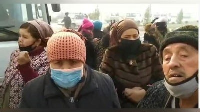 'Toshloqliklarning sabr kosasi to`ldi. Aholi gaz, svet so`rab hokimiyat oldiga to`planishdi(video)'ning rasmi