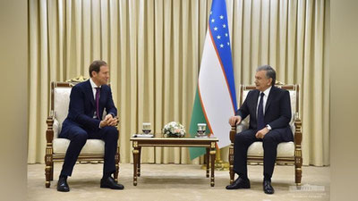 'O`zbekiston Respublikasi Prezidenti Rossiya delegasiyasi bilan uchrashdi'ning rasmi