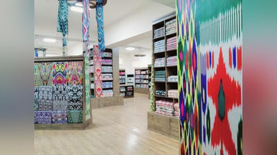 '“167 ta davlat bilan shartnoma tuzganmiz. Lekin pochtamiz 53 ta davlatga mahsulot etkazib berar ekan” – Marg`ilon hokimi'ning rasmi