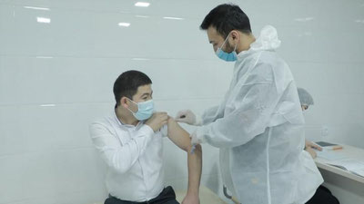 'O`zbekistonda 488 nafar ko`ngilli emlandi, xohlovchilarning murojaat qilishi so`ralmoqda'ning rasmi