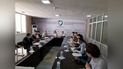 Изрображение 'Вирусологи и инфекционисты Роспотребнадзора прибыли в Узбекистан'