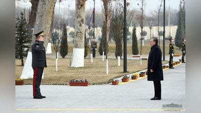 'Prezident Qurolli Kuchlar Akademiyasiga tashrif buyurdi: tizimga oid ishlar sarhisob qilindi (foto)'ning rasmi