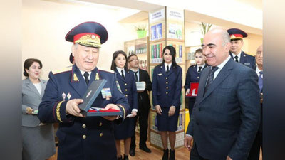 'Qashqadaryo viloyati hokimi “A`lo xizmatlari uchun” ko`krak nishoni bilan taqdirlandi'ning rasmi