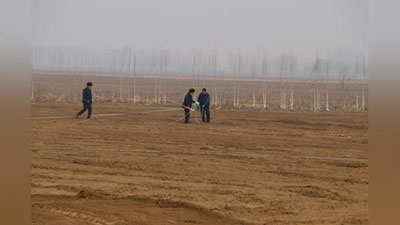 'Kosonsoyda 85 nafar ishsiz yoshga 20 sotixdan er ajratib berildi'ning rasmi