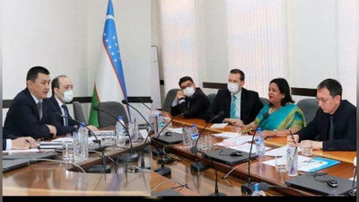 'Mittal xonim 10 nafar  ayol sudyalar bilan bir piyola choy ustida  suhbatlashish istagini bildirdi'ning rasmi