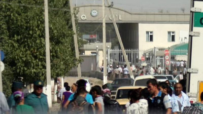 'Qozoq-O`zbek chegarasida yuzaga kelgan tirbandliklarga O`zbekistonning aloqasi yo`q — Oliy Majlis'ning rasmi