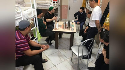 'Samaraga mart oyida ishga yuborilgan o`zbekistonliklar berilayotgan ovqat va sharoitdan shikoyat qilishdi'ning rasmi