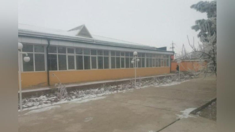 'Surxondaryo viloyati hokimligi tadbirkorga pullarini bermagani sabab qurib bitkazilgan qishloq oilaviy poliklinikasi faoliyat ko`rsatmayaptimi?'ning rasmi