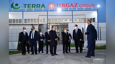 'Prezident “Urgut” erkin iqtisodiy zonasidagi korxonalar faoliyati bilan tanishdi (foto)'ning rasmi