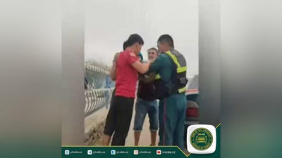 Изрображение 'Конфликт сотрудника ДПС и пьяного парня в Кунграде сняли на видео'