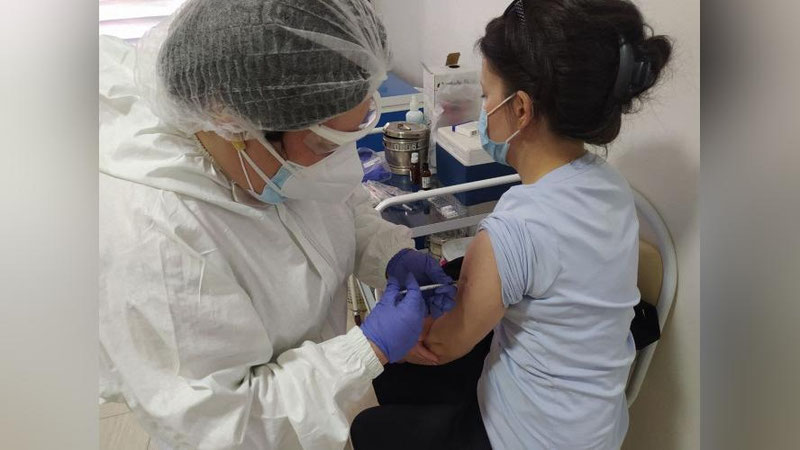 Изрображение 'Среди вакцинированных в Узбекистане будут разыгрывать призы'