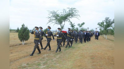 'Ikkinchi jahon urushida halok bo`lgan kattaqo`rg`onlik o`zbek soldatining hoki Sankt-Peterburgdan O`zbekistonga olib kelindi'ning rasmi