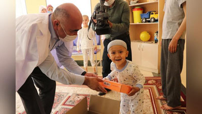 'Qashqadaryoga onkologik kasalliklarni davolash uchun 4,7 mln dollarlik zamonaviy nur berish uskunasi olib kelindi'ning rasmi