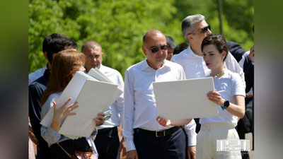 'Jahongir Ortiqxo`jaev Tataristonda shaharsozlik va jamoat transporti tizimi o`rganmoqda (foto)'ning rasmi