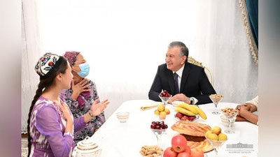 'Shavkat Mirziyoev Termiz shahrida qurilgan ko`p qavatli uylarni borib ko`rdi(foto)'ning rasmi