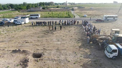 'Namuna: Samarqandning ikki qishlog`i orasidagi 2-3 km.lik chiqindizor Ichki ishlar va Milliy gvardiya xodimlari tomonidan hashar qilib, tozalandi'ning rasmi