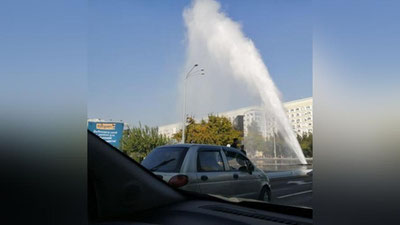 '"Yo`llarga issiq suv sachrashi mumkin". Hokimlik Toshkentda qariyb bir oy davomida issiqlik tarmoqlari quvurlarida ta`mirlash bo`lishidan ogohlantirmoqda'ning rasmi